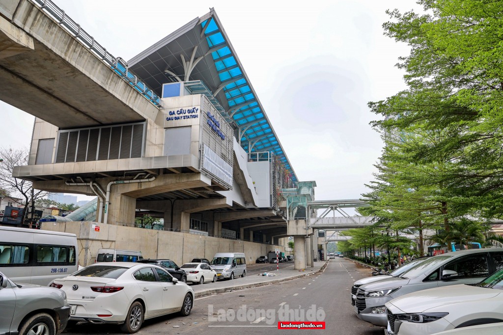 Những hình ảnh xấu xí, nhếch nhác ở nhà ga tuyến Metro Nhổn - ga Hà Nội