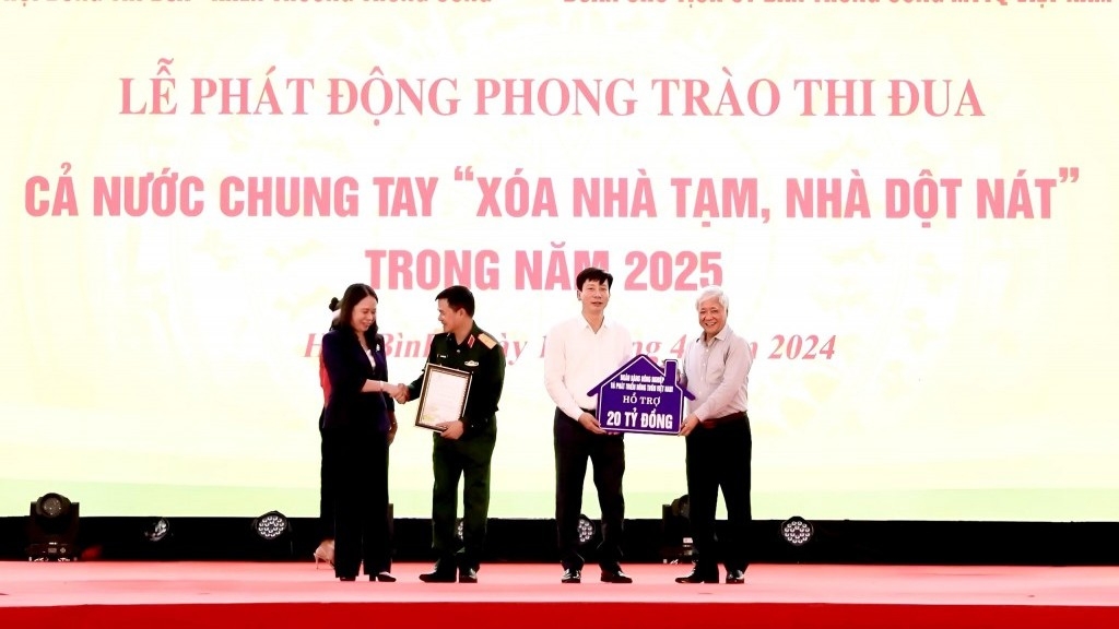 Cùng ngành Ngân hàng, Agribank hưởng ứng phong trào thi đua cả nước chung tay “xóa nhà tạm, nhà dột nát”