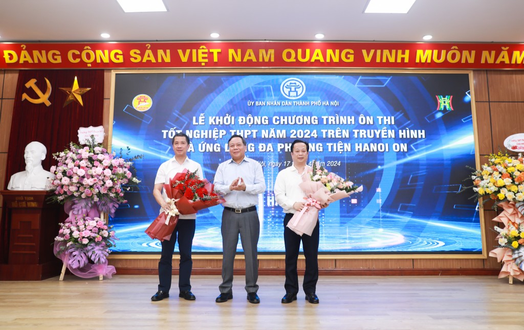 Khởi động chương trình ôn thi tốt nghiệp THPT năm 2024