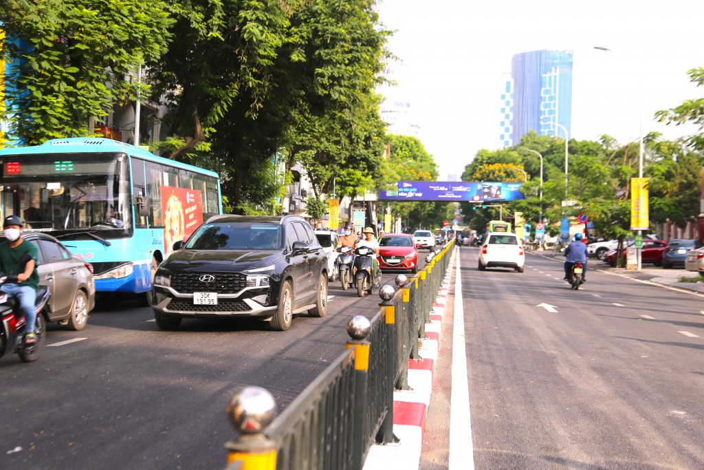 Mê mẩn ngắm Hà Nội mùa cây xanh lá