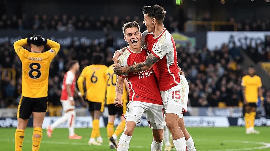 Đánh bại Wolves, Arsenal trở lại ngôi đầu bảng Ngoại hạng Anh