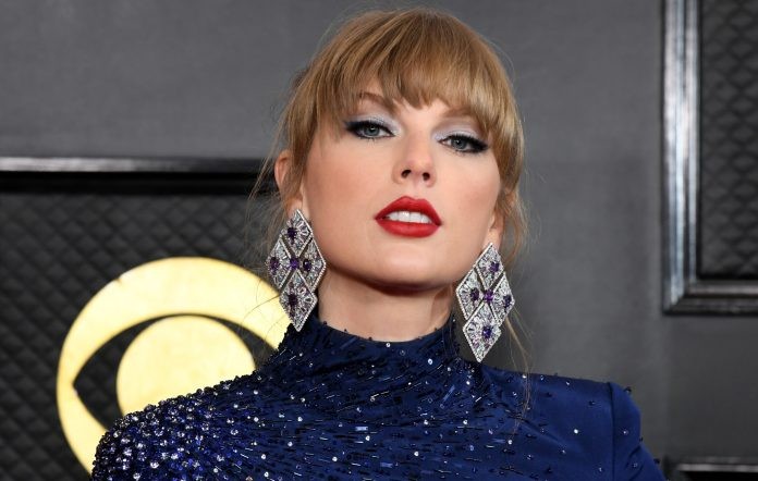 Taylor Swift từng biểu diễn với trái tim tan vỡ