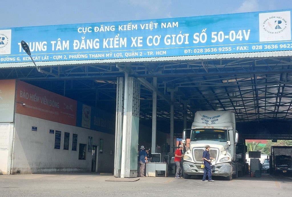 TP.HCM: Phòng tránh ùn tắc tại các trung tâm đăng kiểm