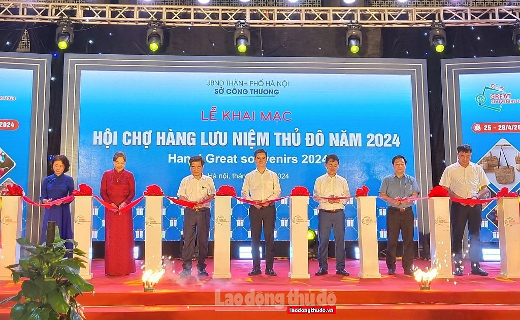 Khai mạc Hội chợ hàng lưu niệm Thủ đô năm 2024