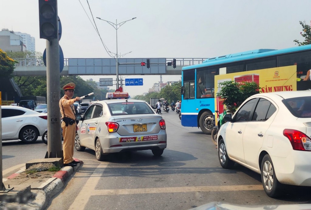 Tăng cường tuần tra kiểm soát đảm bảo giao thông cho người dân di chuyển thuận lợi