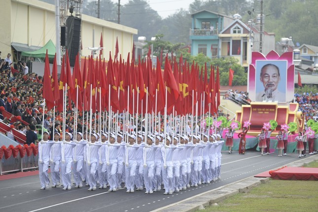 Diễu binh, diễu hành kỷ niệm trọng thể 70 năm Chiến thắng Điện Biên Phủ