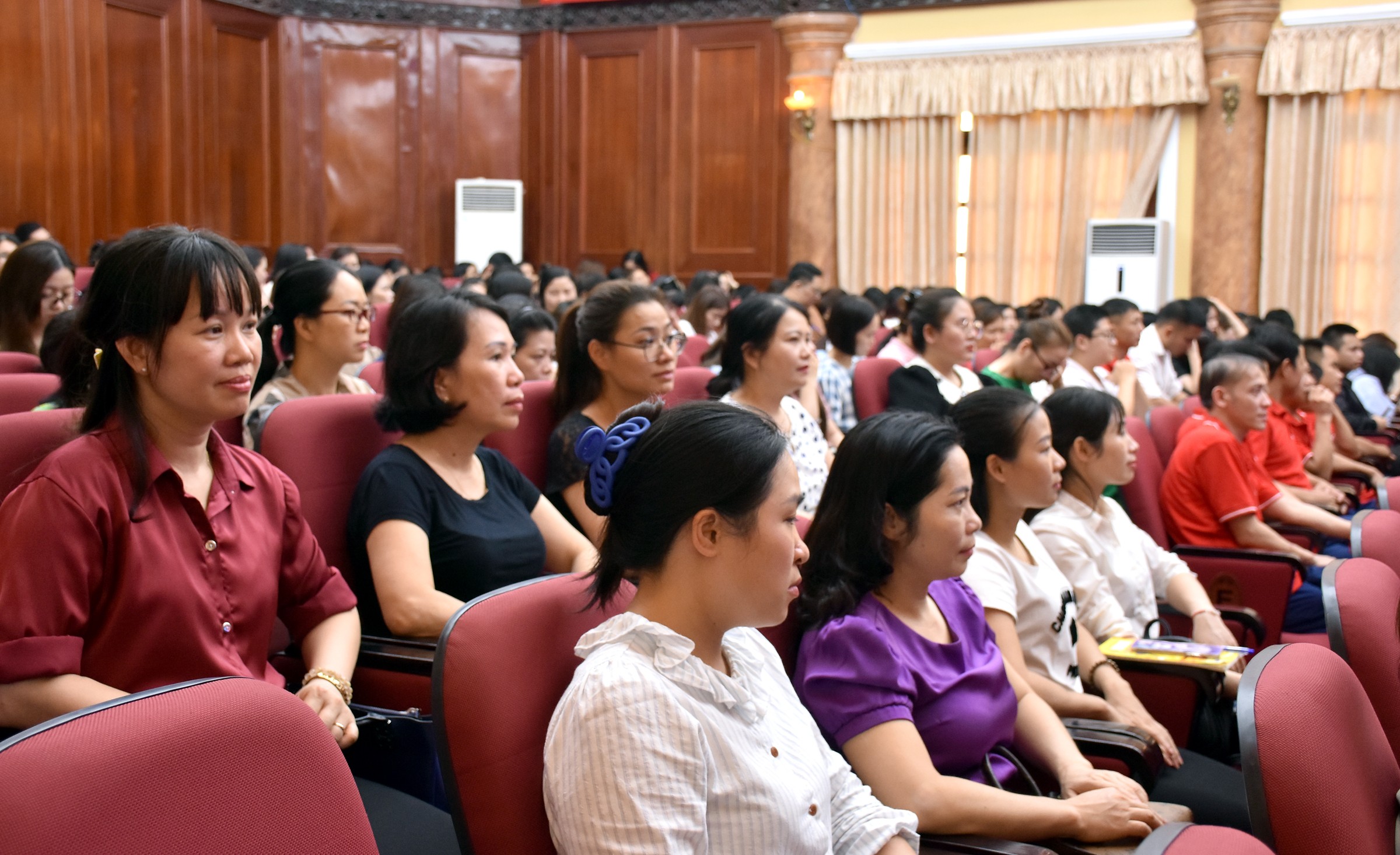 TRỰC TUYẾN: Chuyên đề "Những điểm mới về tiền lương, bảo hiểm xã hội và an toàn vệ sinh game bài uy tín
"