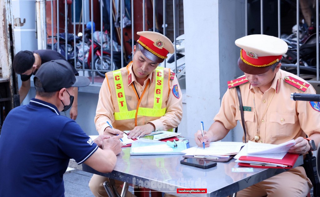 Hà Nội: 5 tổ công tác đặc biệt xử lý nhiều trường hợp vi phạm giao thông giờ cao điểm