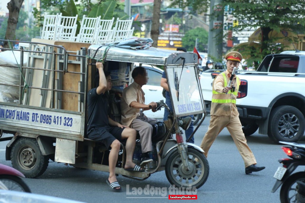 Hà Nội: 5 tổ công tác đặc biệt xử lý nhiều trường hợp vi phạm giao thông giờ cao điểm