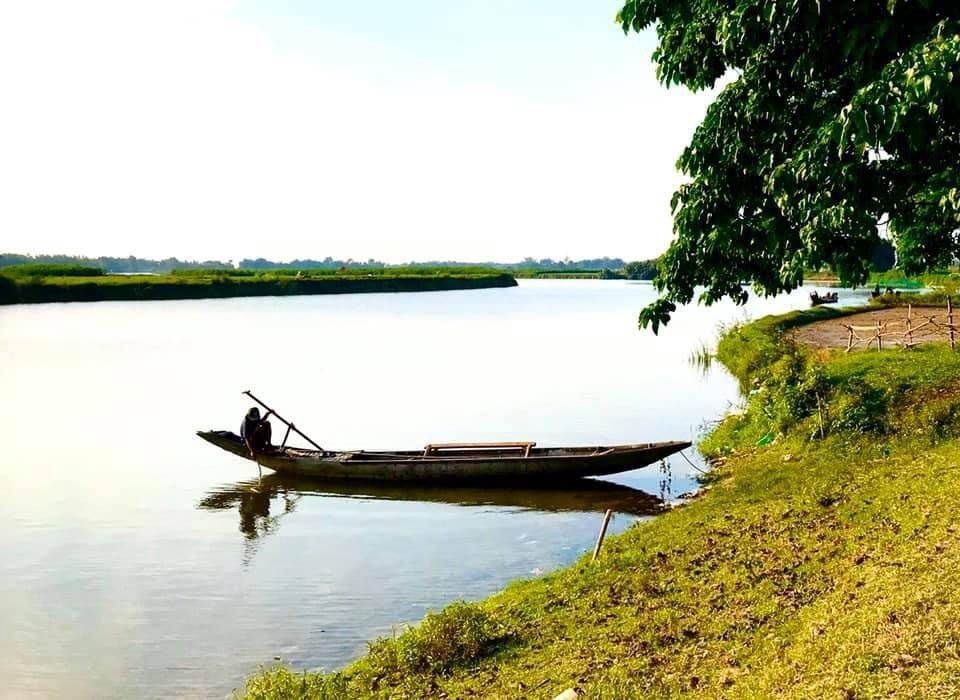 Về nghe sông hát