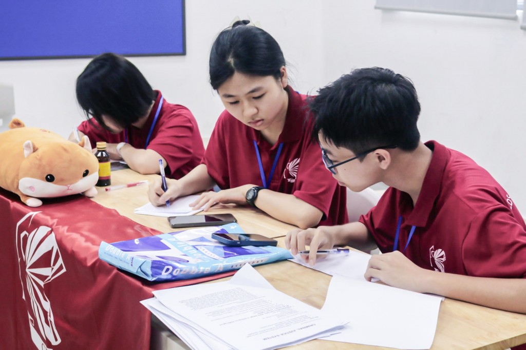 Hanoi Debate Tournament: Sân chơi tranh biện đầy bổ ích cho thế hệ trẻ