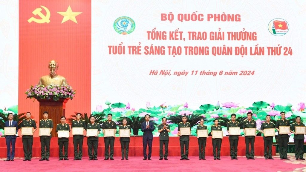 Viettel nhận loạt giải thưởng tuổi trẻ sáng tạo trong quân đội với thiết bị công nghệ cao, trí tuệ nhân tạo