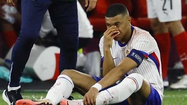 Mbappe thi đấu mờ nhạt, đội tuyển Pháp thắng nhờ đối thủ đá phản lưới nhà