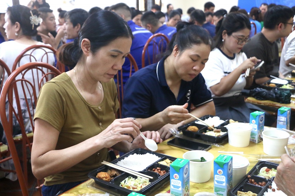 LĐLĐ quận Đống Đa tổ chức chương trình “Bữa cơm Công đoàn”