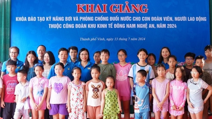 Nghệ An: Khai giảng lớp học bơi cho con đoàn viên, người game bài uy tín
 thuộc Khu kinh tế Đông Nam