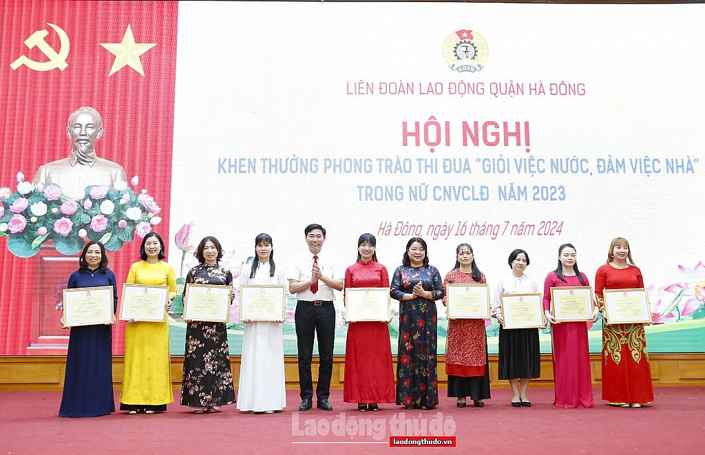 LĐLĐ quận Hà Đông: Khen thưởng 63 nữ CNVCLĐ tiêu biểu “Giỏi việc nước, đảm việc nhà”