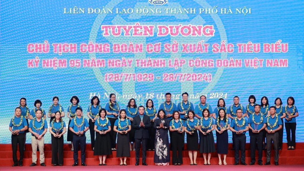 TRỰC TUYẾN HÌNH ẢNH: Lễ kỷ niệm 95 năm Ngày thành lập Công đoàn Việt Nam