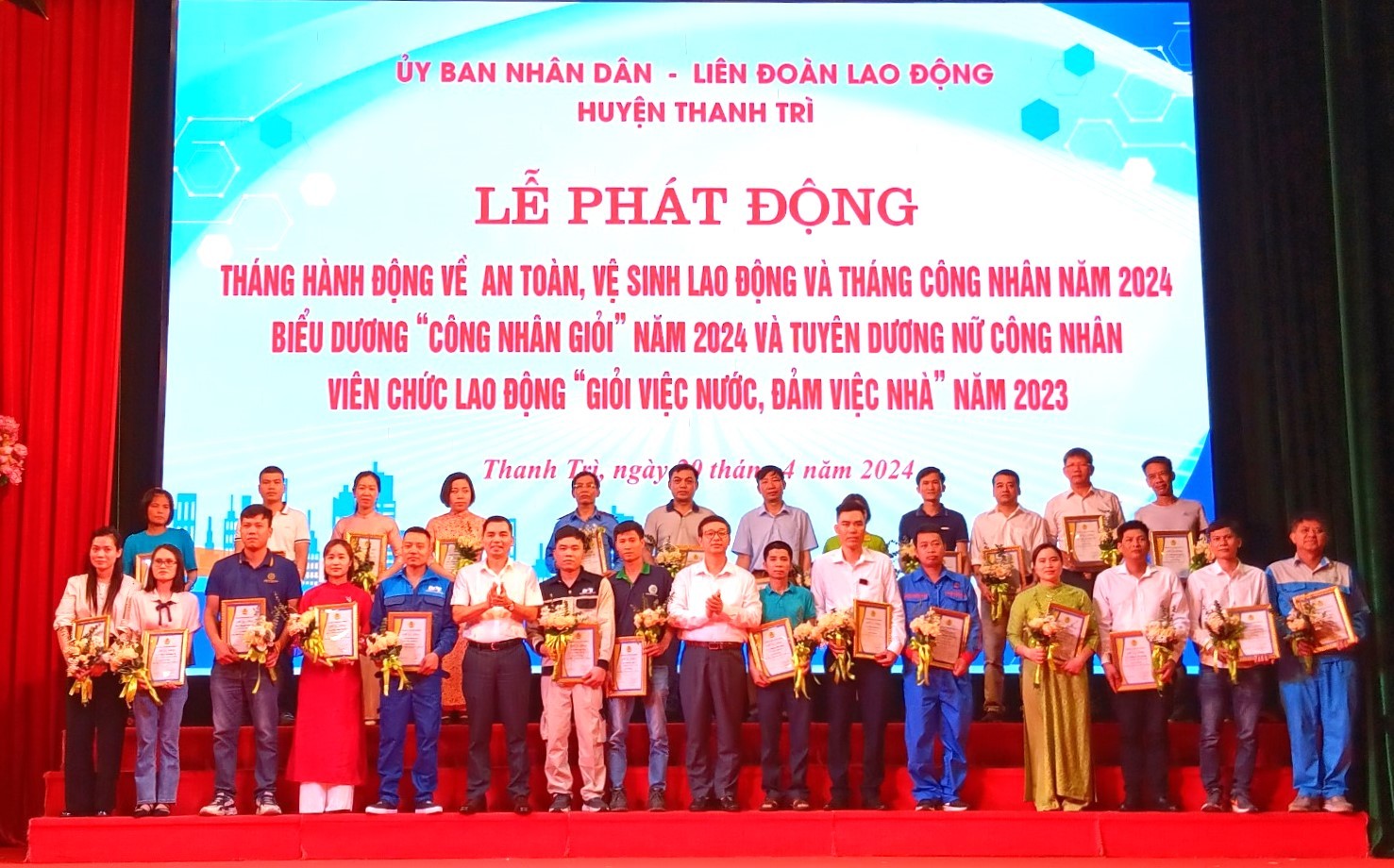 Liên đoàn game bài uy tín
 huyện Thanh Trì: Cùng Công đoàn Việt Nam đổi mới và phát triển