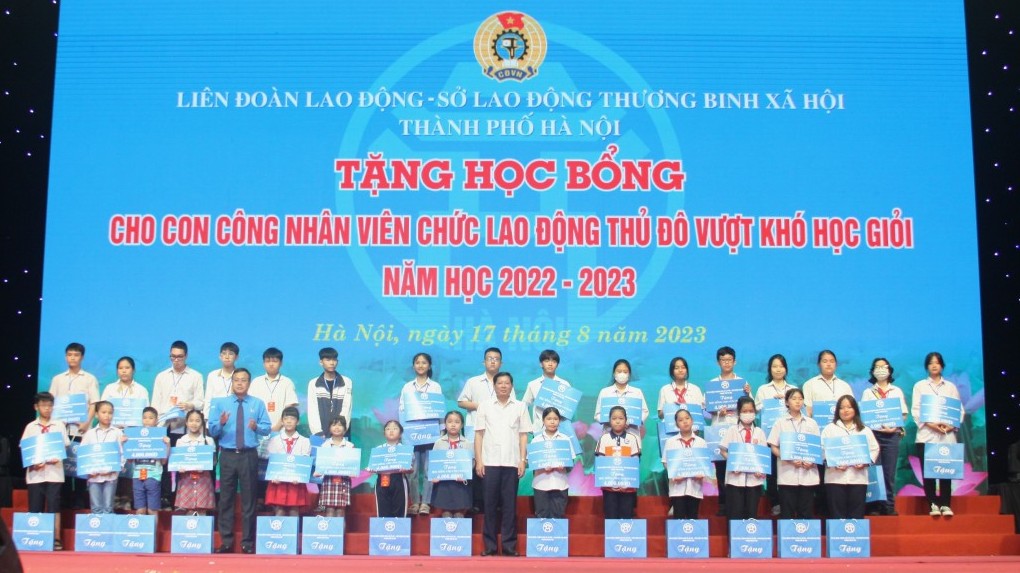 Sẽ hỗ trợ 200 suất học bổng cho con công nhân, viên chức, game bài uy tín
 vượt khó học giỏi