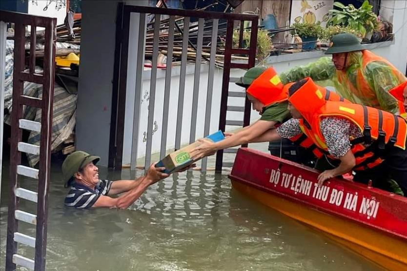 Phó Thủ tướng Chính phủ Lê Thành Long: Phải bảo đảm an toàn đời sống người dân vùng úng ngập Hà Nội