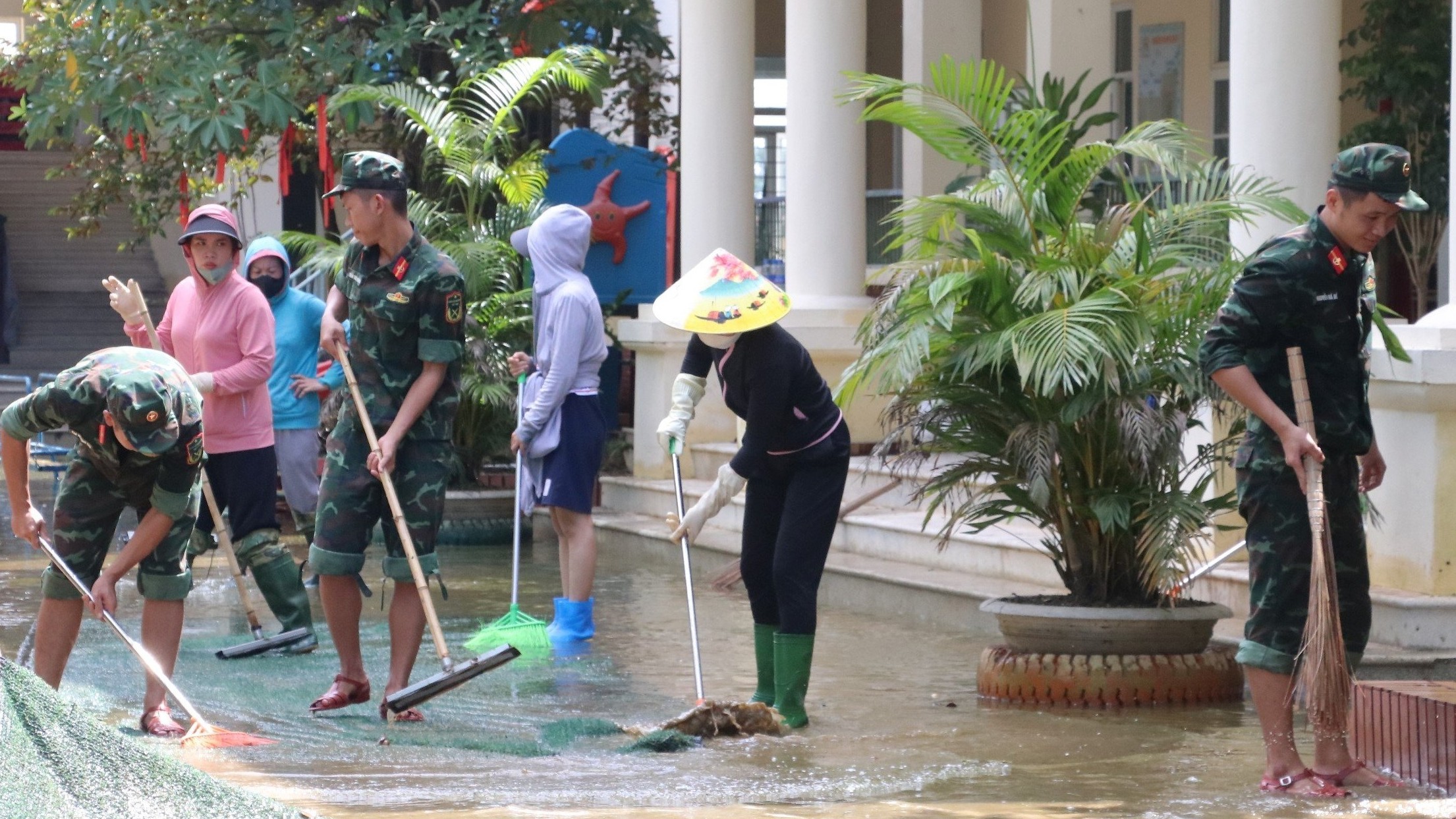 Chương Mỹ: Tổng vệ sinh môi trường, khử khuẩn trường học để phục vụ cho năm học mới