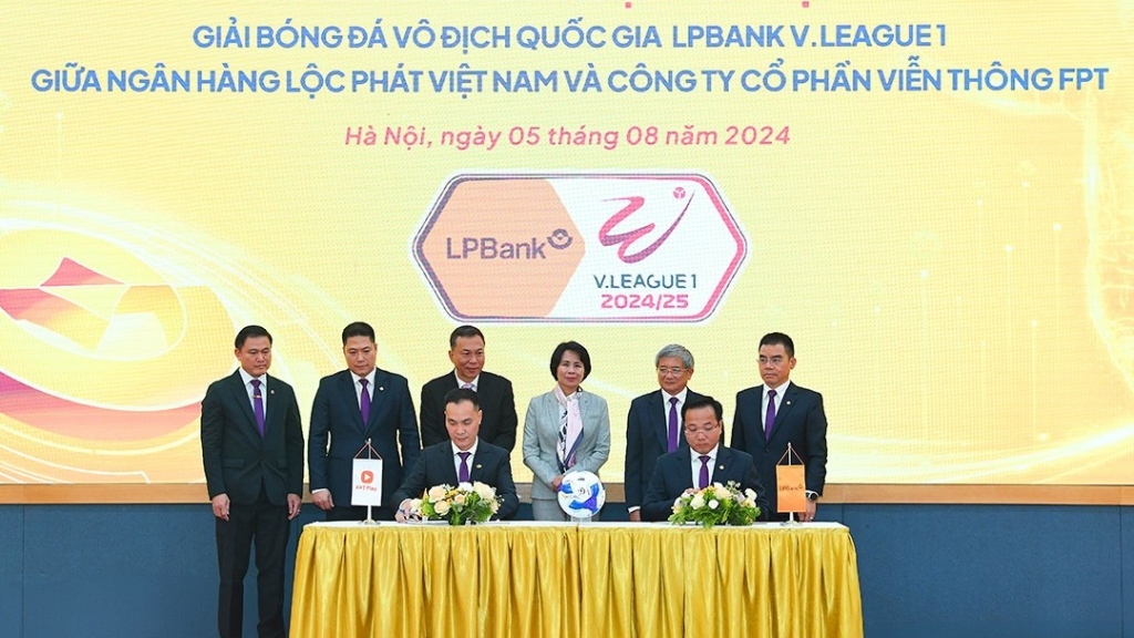 Giải Bóng đá Vô địch Quốc gia LPBank - LPBank V.League 1 có nhà tài trợ "khủng"