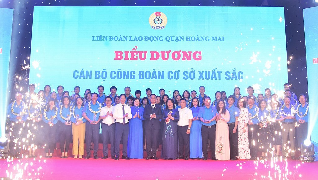 Quận Hoàng Mai: Tuyên dương cán bộ Công đoàn xuất sắc