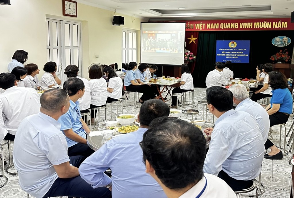 Thân tình, ấm áp “Bữa cơm Công đoàn”  tại Ban Phục vụ lễ tang Hà Nội