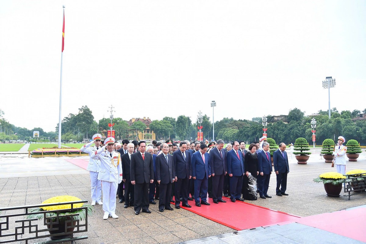 Lãnh đạo Đảng, Nhà nước và thành phố Hà Nội viếng Chủ tịch Hồ Chí Minh