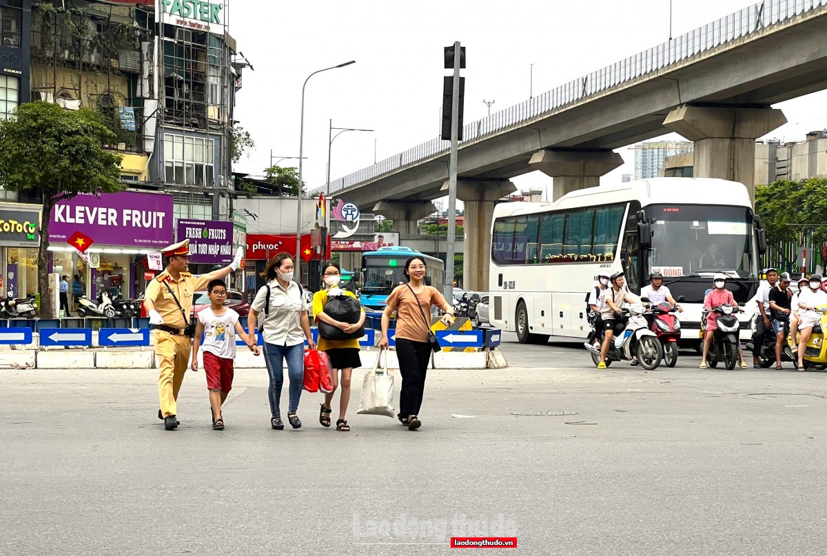 Giao thông Hà Nội được đảm bảo thông suốt khi người dân trở lại Thủ đô sau kỳ nghỉ lễ Quốc khánh