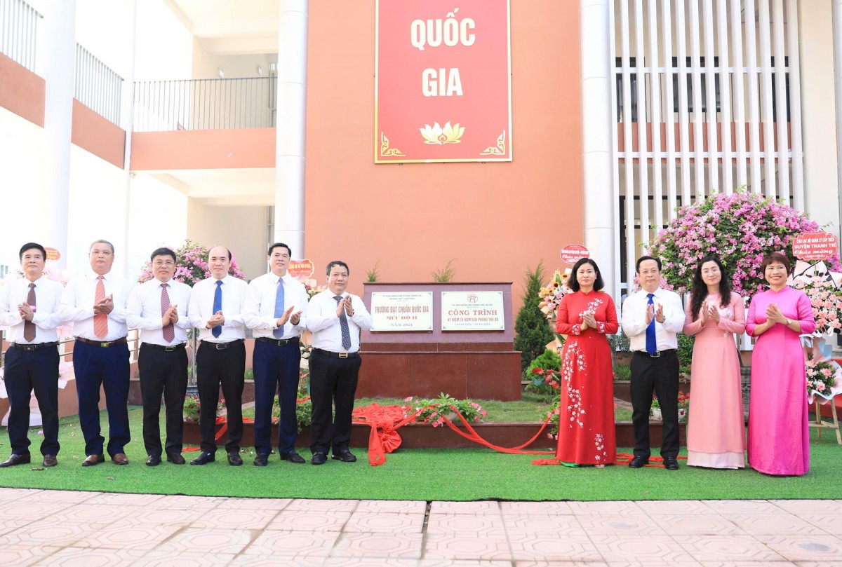 Phó Bí thư Thường trực Thành ủy Hà Nội dự lễ khai giảng năm học mới tại huyện Thanh Trì