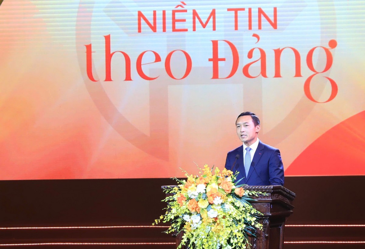 Hùng tráng Chương trình nghệ thuật “Sáng mãi niềm tin theo Đảng”