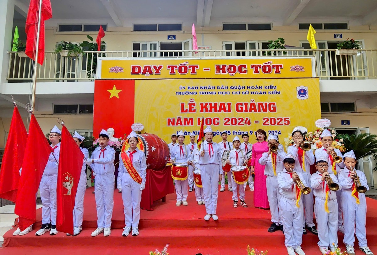 TRỰC TUYẾN: Gần 2,3 triệu học sinh Thủ đô hân hoan chào đón năm học mới