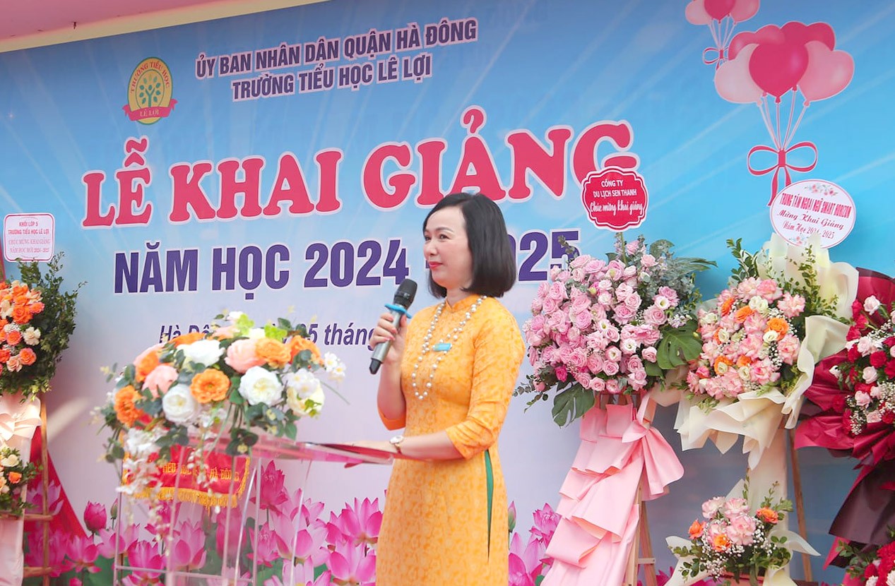 TRỰC TUYẾN: Gần 2,3 triệu học sinh Thủ đô hân hoan chào đón năm học mới