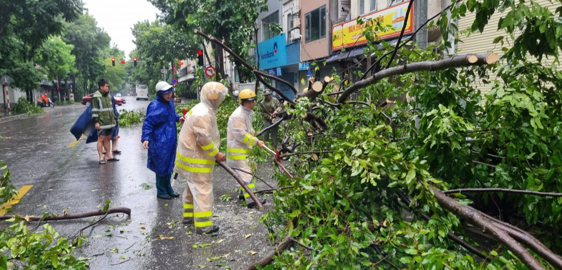 Bí thư Thành ủy Hà Nội Bùi Thị Minh Hoài: Ứng phó theo phương châm “bốn tại chỗ”