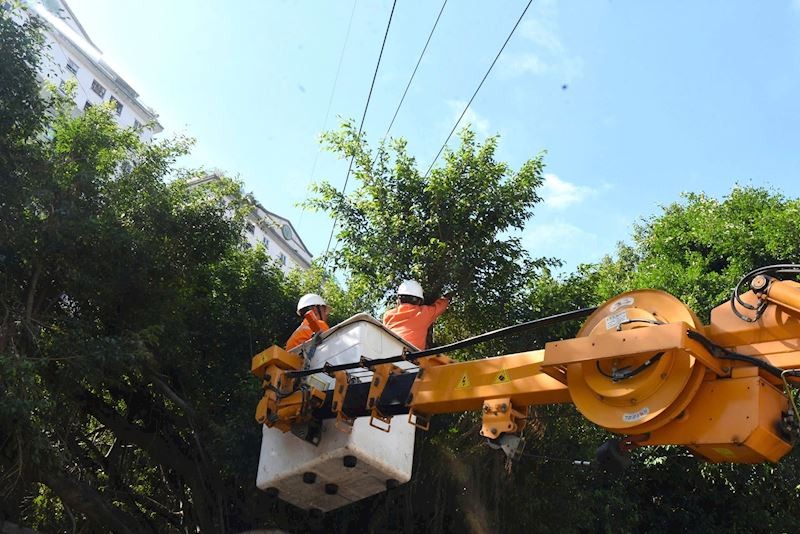 EVNHANOI: Khuyến cáo an toàn điện trong thời điểm mưa bão