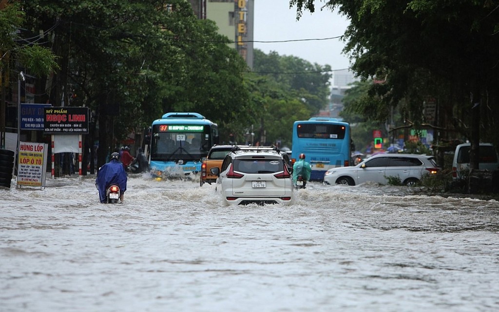 Hà Nội: Không cho phương tiện lưu thông qua các vùng ngập lụt