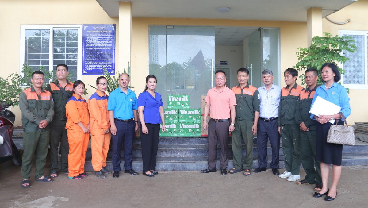 Công đoàn ngành GTVT Hà Nội: Thăm, động viên các đơn vị, lực lượng ứng trực chống bão, lũ