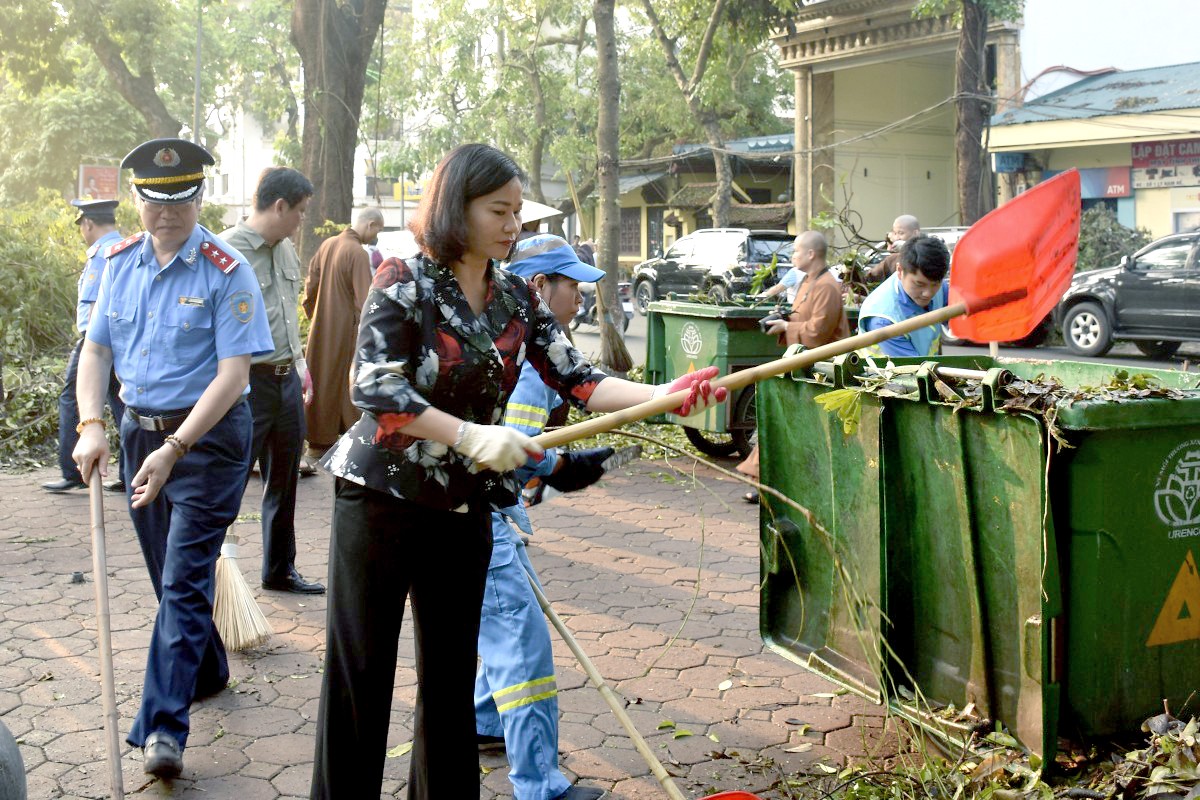 Bí thư Thành ủy Hà Nội tham gia Lễ Phát động toàn dân tổng vệ sinh môi trường sau cơn bão số 3