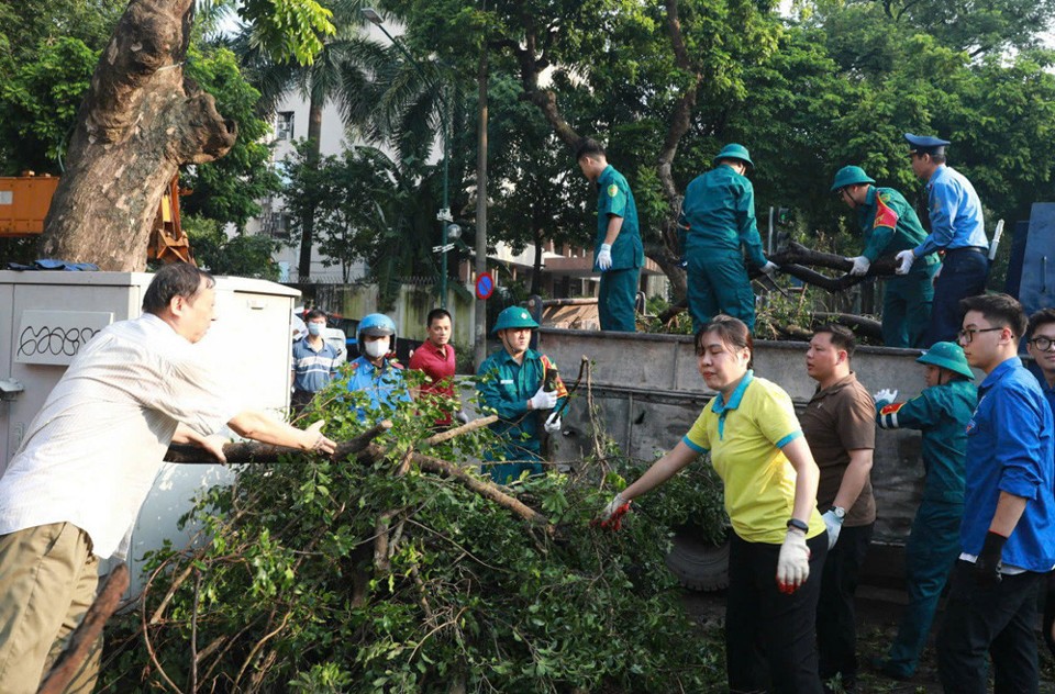 Người dân Thủ đô chung tay tổng vệ sinh môi trường