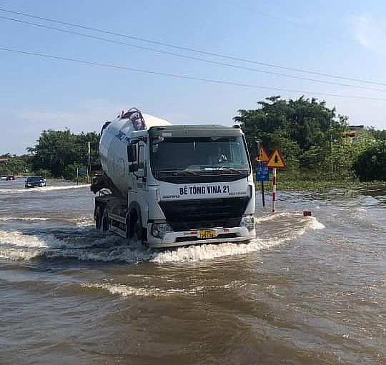 Ước tính thiệt hại đường bộ do bão gây ra khoảng 2.000 tỷ đồng