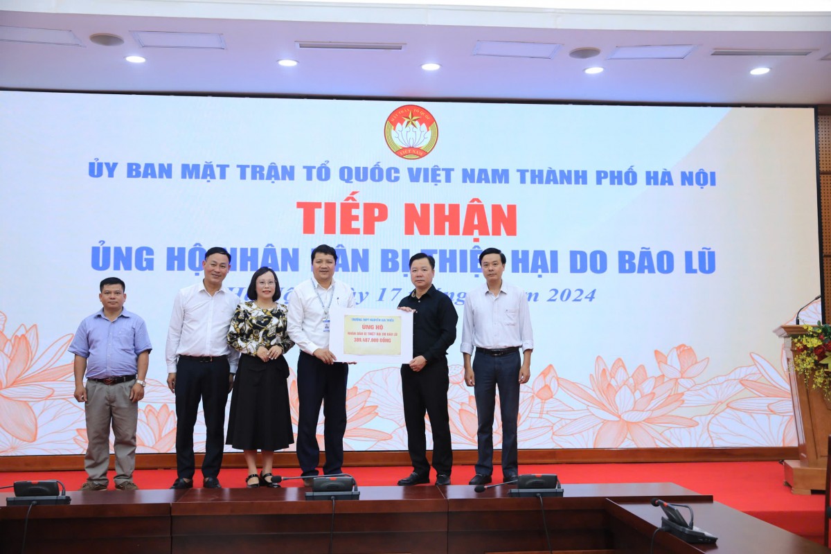 Hà Nội tiếp nhận gần 80 tỷ đồng ủng hộ đồng bào bị thiệt hại do bão lũ