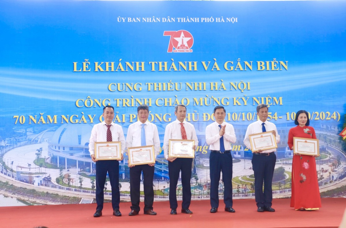 Khánh thành và gắn biển Cung thiếu nhi Hà Nội chào mừng kỷ niệm 70 năm ngày Giải phóng Thủ đô