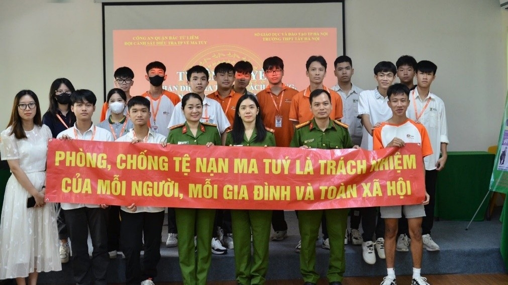 Tổ chức workshop với chủ đề "Ma tuý: Nhận diện và phòng ngừa" cho giáo viên, học sinh