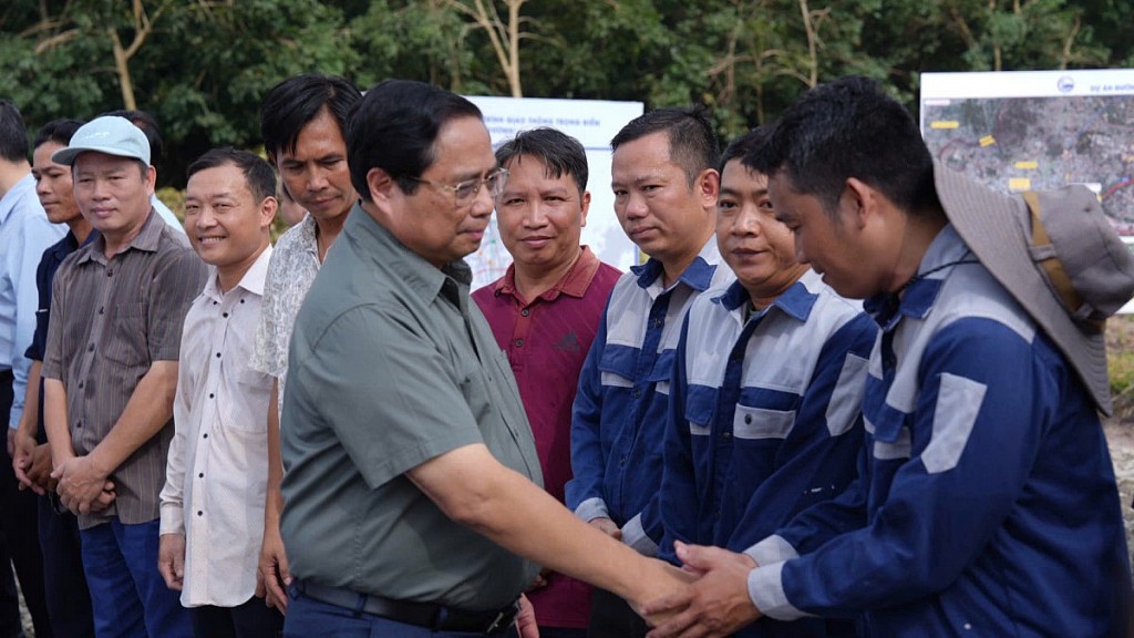 Thủ tướng Chính phủ Phạm Minh Chính khảo sát dự án cao tốc Thành phố Hồ Chí Minh - Thủ Dầu Một - Chơn Thành