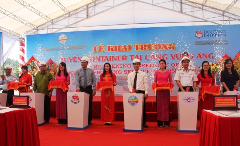 cang vung ang ha tinh khai truong tuyen hang container dau tien