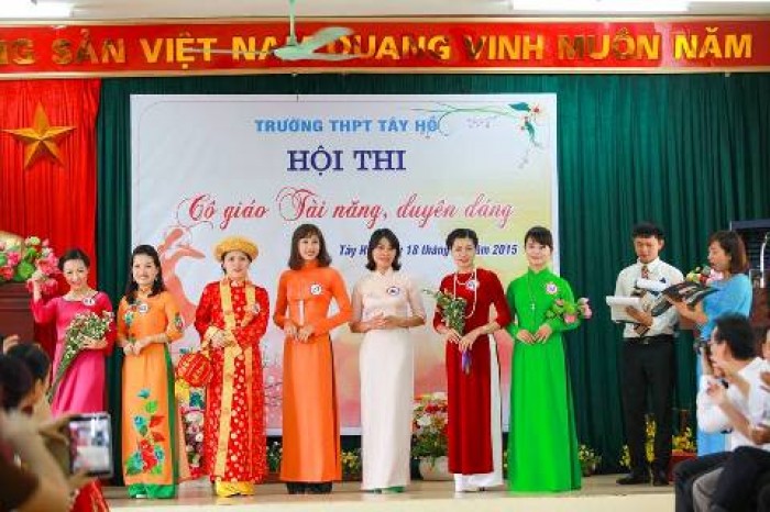 Hội thi Cô giáo tài năng duyên dáng trường THPT Tây Hồ