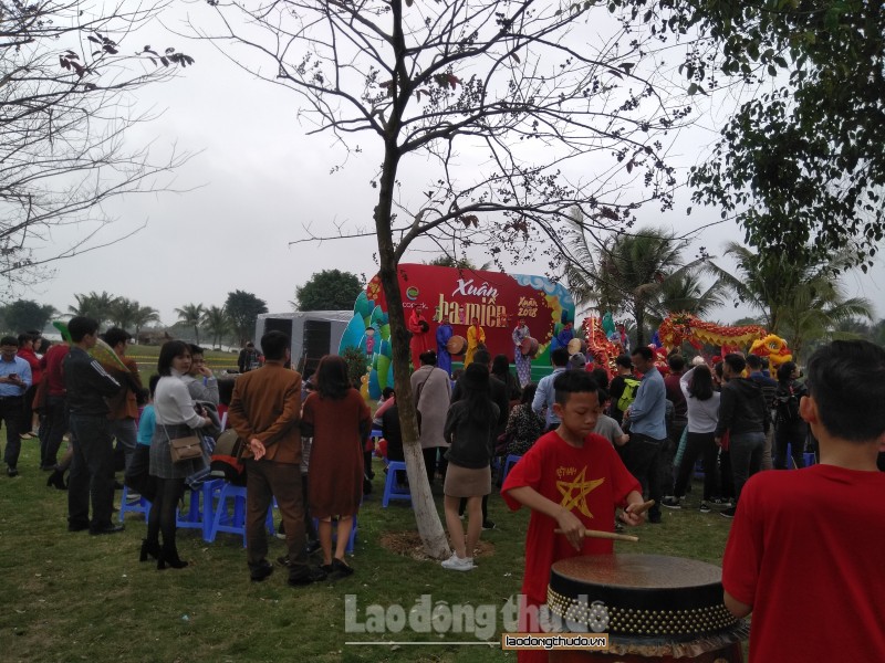 du khach lac loi trong rung hoa le hoi xuan 3 mien