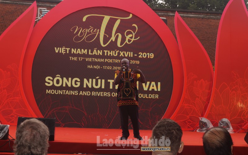 gan 200 khach tho quoc te doi mua den ngay tho viet nam lan thu 17