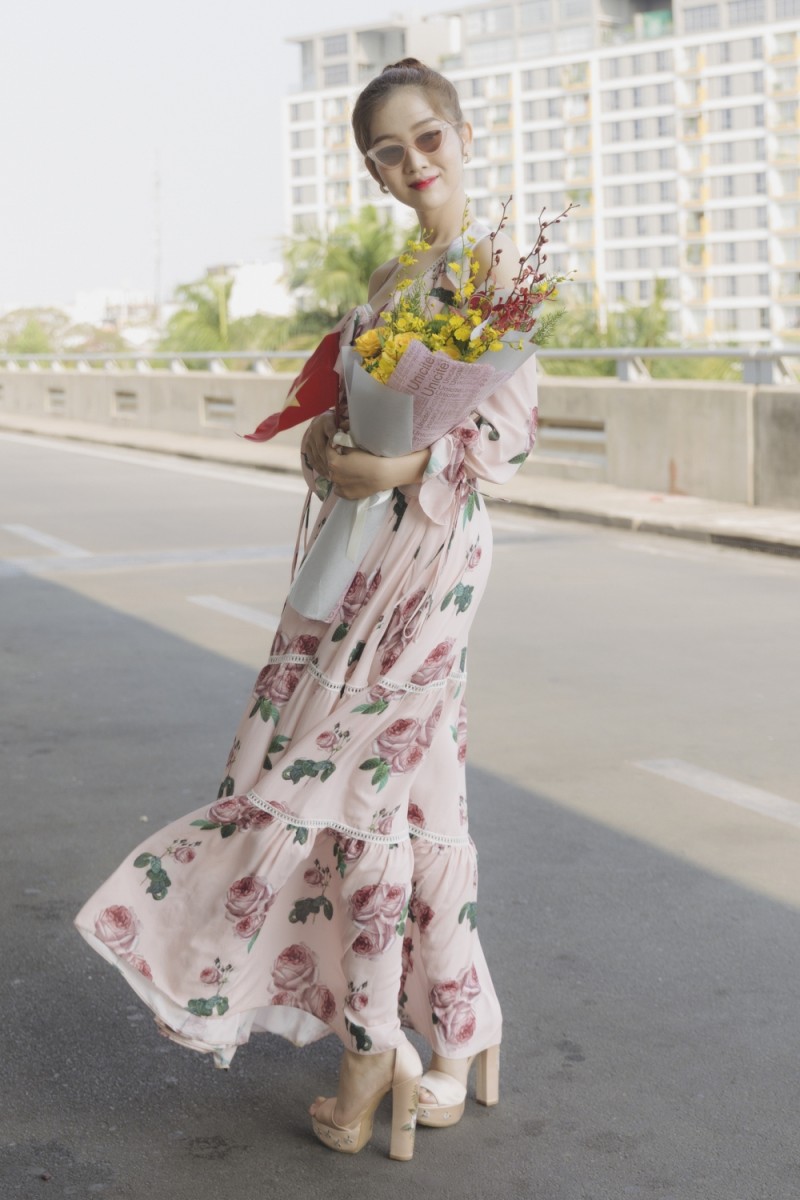 nguoi ke nghiem huong giang len duong sang thai du thi miss international queen 2019